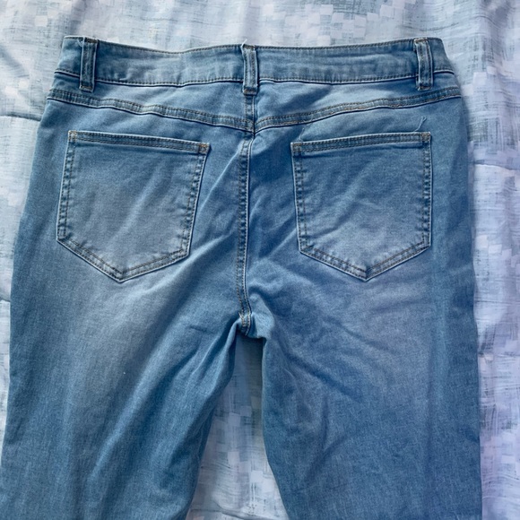 Light blue ripped jeans - Picture 3 of 3